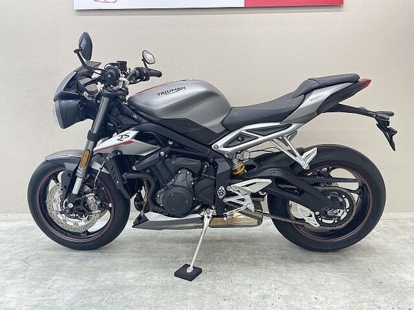 トライアンフ STREET TRIPLE ストリートトリプルRS 純正オプションARROW製マフラー装備 3