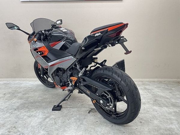 カワサキ ニンジャ 400 NINJA400 ヨシムラ製マフラー スモークスクリーン ハイシート USBポート フェン 7