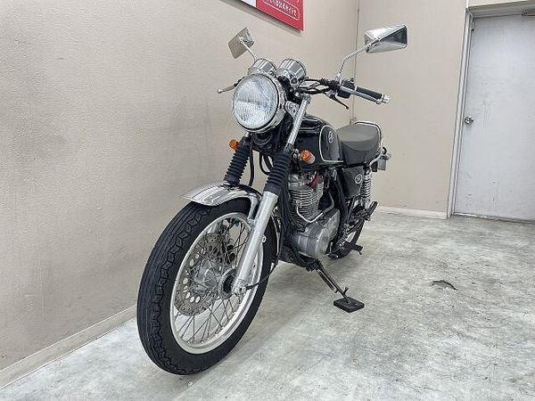 ヤマハ SR400 SR400 キャブモデル ハリケーン製ハンドル カスタムウィンカー装備 6