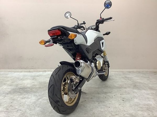 ホンダ グロム グロム キタコ製マフラー フェンダーレスキット USBポート装備 5