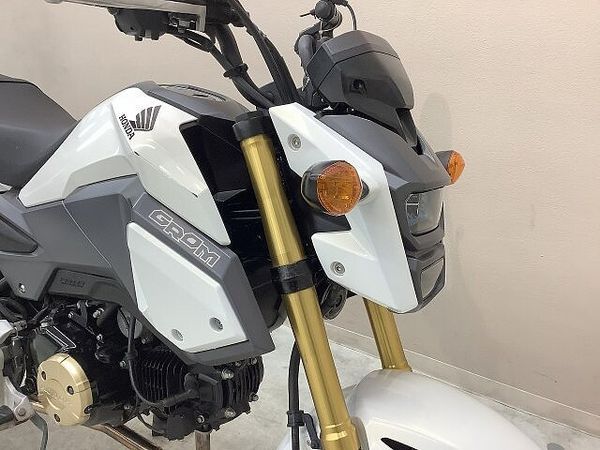 ホンダ グロム グロム キタコ製マフラー フェンダーレスキット USBポート装備 9