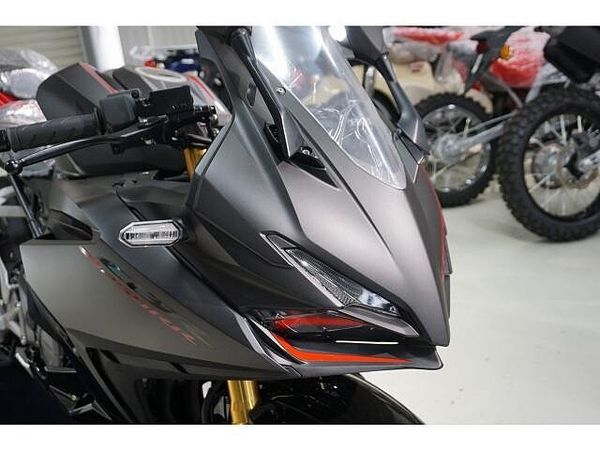 ホンダ CBR250RR (MC51) 店舗記念特典として、ETC&クイックシフター(部品&工賃67,000円相当)付 9