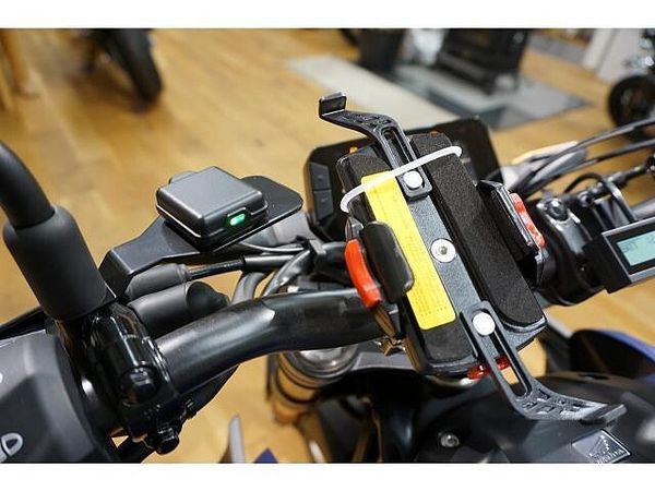 ホンダ CB250R 店舗記念特典として、全国配送料無料(北海道・沖縄・離島は別途1.5万円要)です 9
