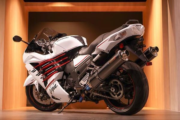 カワサキ ZX-14R 滅多に入ってこない一台! 5