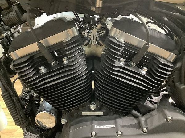 ハーレーダビッドソン XL883R XL883R ■サイドバック付き!! 10