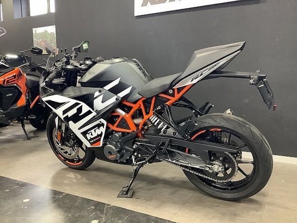 KTM RC390 【KTM小山認定中古車】RC390 2021年モデル レバーカスタム ヘルメットホルダー 6