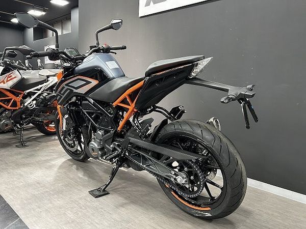 KTM 250 DUKE 250DUKE 新車 2023年モデル 4