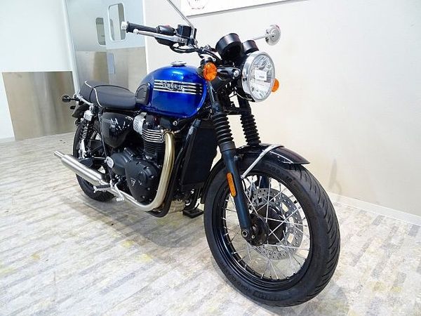 トライアンフ BONNEVILLE T100 【マル得】Bonneville T100 ノーマル車両/USB2ポート付き!! 4