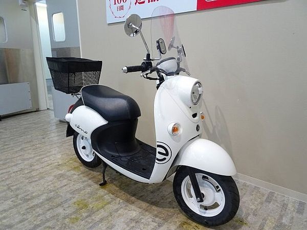 ヤマハ E ビーノ (電動バイク) E-Vino 2015年モデル電動車/リアバスケット/ウインドシールド 4