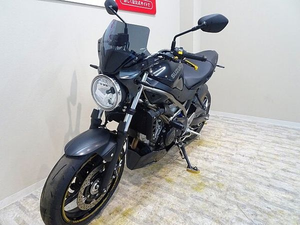 スズキ SV650 SV650 ABS 2022年モデル GIVIスクリーン/アンダーカウル/グリップヒーター 8