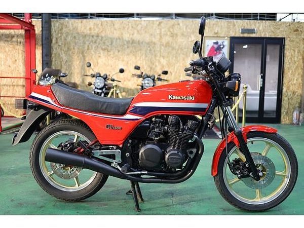 カワサキ Z400GP フルノーマルのZ400GP入庫致しました!外装ニューペイント済みの綺麗なコンディションです 10