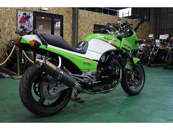カワサキ GPZ900R 大人気のニンジャ入庫致しました!人気カラーのライムグリーン!コーションラベル付きの希少車両 7