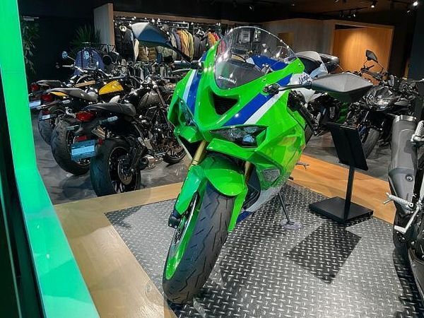 カワサキ ZX-6R ついにZXRカラーが復活! 2