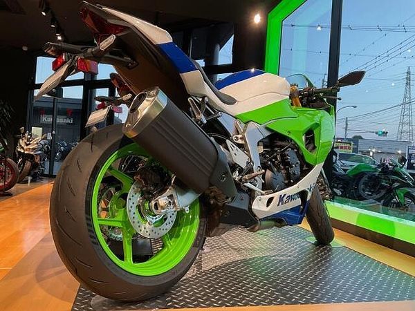 カワサキ ZX-6R ついにZXRカラーが復活! 6
