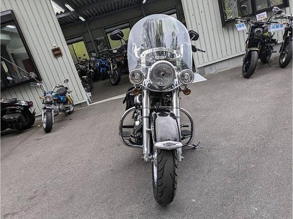 ハーレーダビッドソン FLSTN SOFTAIL DELUXE クラシックタイプのハーレー入荷しました。一番ハーレーらしいスタイルのFLSTNです。 3
