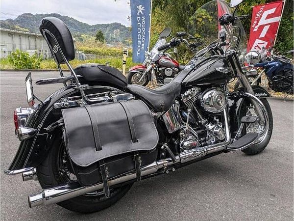 ハーレーダビッドソン FLSTN SOFTAIL DELUXE クラシックタイプのハーレー入荷しました。一番ハーレーらしいスタイルのFLSTNです。 9
