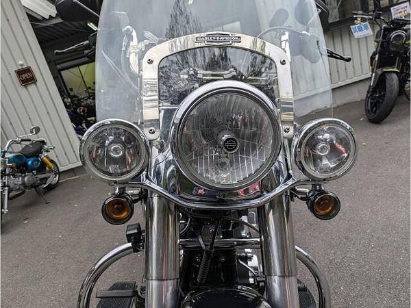 ハーレーダビッドソン FLSTN SOFTAIL DELUXE クラシックタイプのハーレー入荷しました。一番ハーレーらしいスタイルのFLSTNです。 10