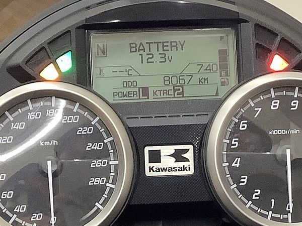 カワサキ ZX-14R Ninja ZX-14R 2013年モデル BEET製フルエキマフラー エンジンスライダー 7