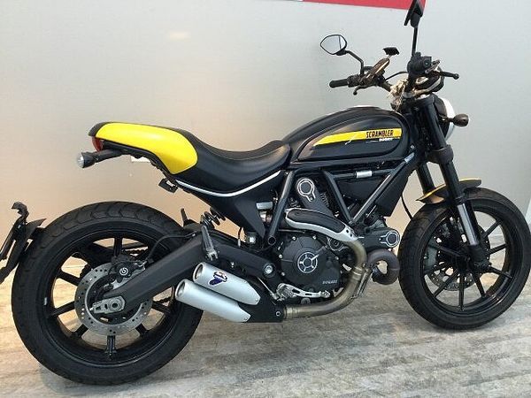 ドゥカティ Scrambler Full Throttle スクランブラーフルスロットル 空冷Lツインエンジン 4