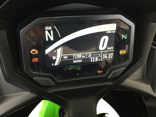 カワサキ ニンジャ 650 【バイク王認定中古車】Ninja 650 2022年モデル エンジンスライダー 社外ミラー 9