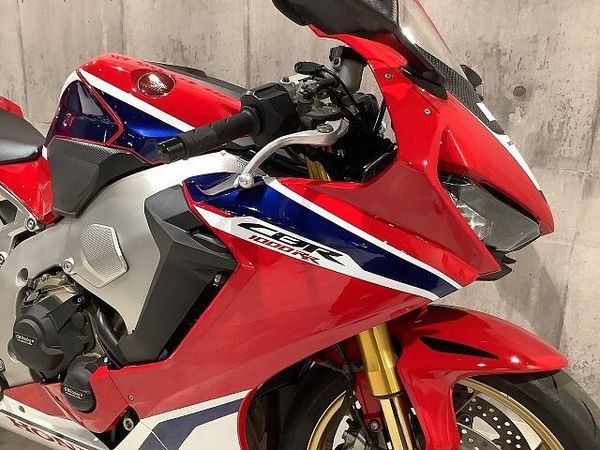 ホンダ CBR1000RR CBR1000RR SP 2018年モデル 一人乗仕様 フェンダーレス USB装備 8