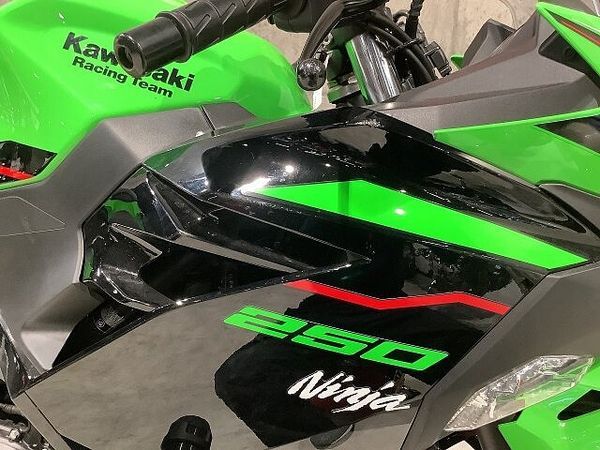 カワサキ ニンジャ 250 NINJA250 2021年モデル 9