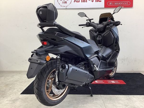 ヤマハ XMAX 250 XMAX アクセサリーバー・ローダウンサス・バックレスト・スモークウインカーレンズ装備車両 5