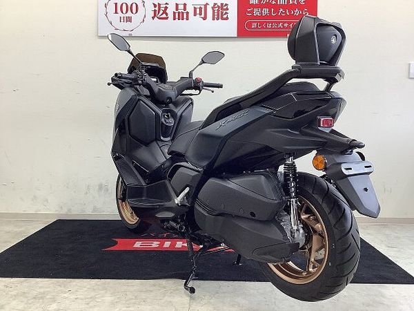 ヤマハ XMAX 250 XMAX アクセサリーバー・ローダウンサス・バックレスト・スモークウインカーレンズ装備車両 8