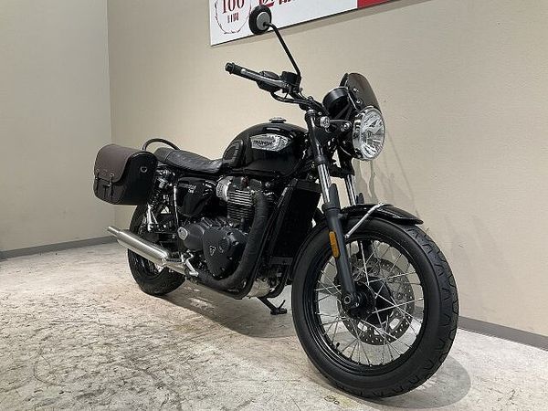 トライアンフ BONNEVILLE T100 ボンネビルT100◆2022年モデル◆トライアンフ純正リアバッグ◆ショートバイザー!! 4