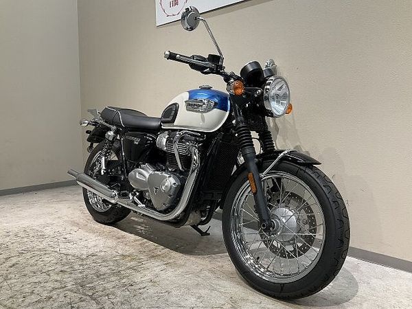 トライアンフ BONNEVILLE T100 ボンネビルT100◆2017年モデル◆リアキャリア◆エンジンガード!! 4