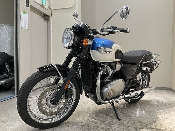トライアンフ BONNEVILLE T100 ボンネビルT100◆2017年モデル◆リアキャリア◆エンジンガード!! 5