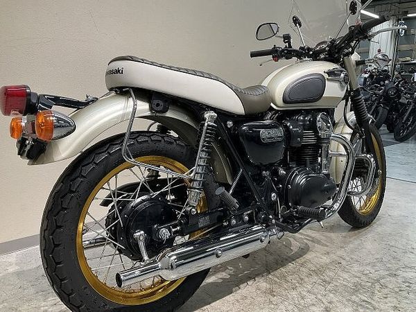 カワサキ W800 W800◆リミテッドエディション◆2016年モデル◆限定300台◆エンジンガード◆バックサ 8