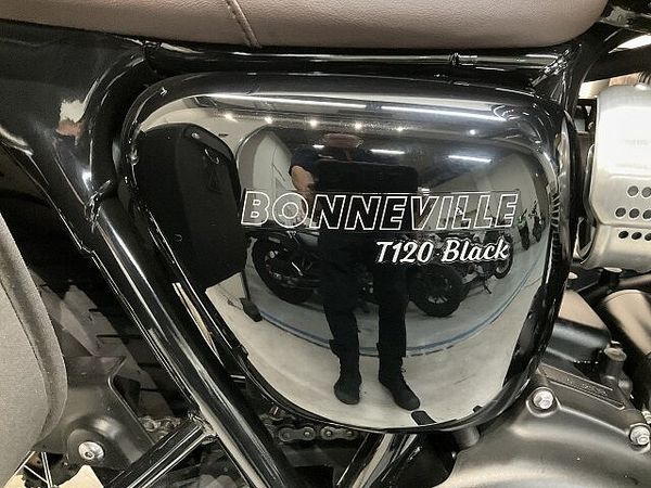 トライアンフ BONNEVILLE T120 ボンネビルT120◆ブラックエディション◆2024年モデル◆純正バーエンドミラー◆純正サイ 9