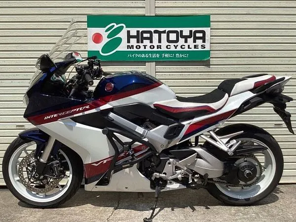 ホンダ VFR800F 2