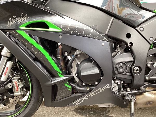 カワサキ ZX-10R 4