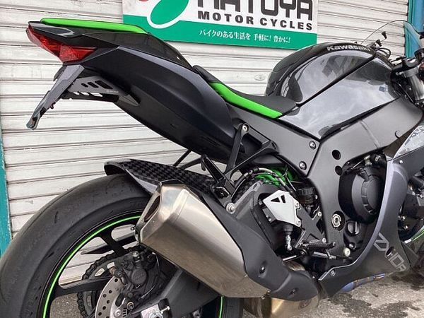 カワサキ ZX-10R 8