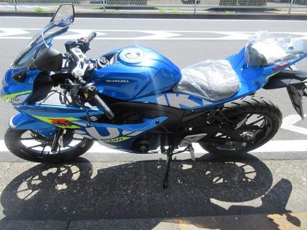 スズキ GSX-R125 LEDヘッドライト!DOHCで高回転でも吹き上がります! 2