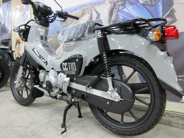 ホンダ クロスカブ110 フロントディスクブレーキで安全!低燃費エンジン! 4