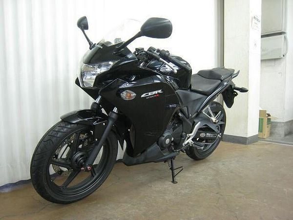 ホンダ CBR250R (2011-) 原付から大型車まで新車・中古車を多数取り揃えています!ウェビックを見たと言って下さい! 6