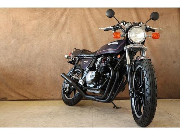 カワサキ Z400FX/Z400J 時代は2気筒から4気筒の400へ!大柄な車体とエッジの効いたカワサキの角型ゼット! 9