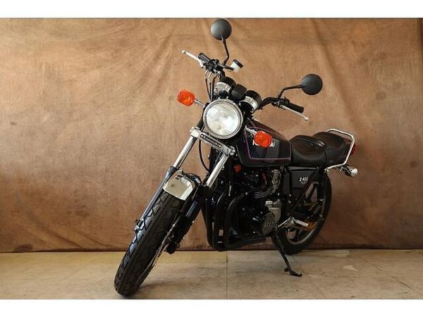 カワサキ Z400FX/Z400J 時代は2気筒から4気筒の400へ!大柄な車体とエッジの効いたカワサキの角型ゼット! 10