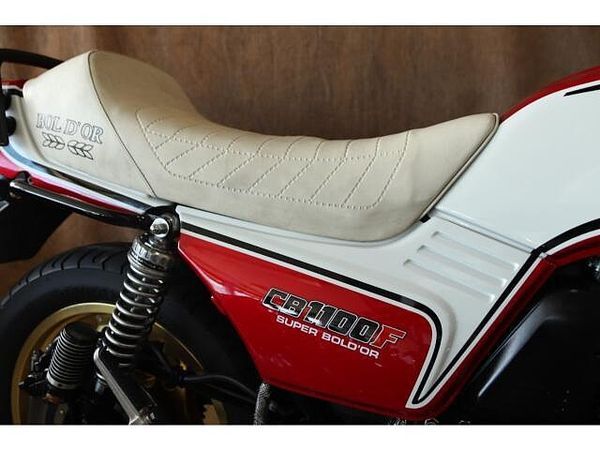 ホンダ CB1100F 2.9%低金利ローン実施中!2〜10年の残価設定ローンもスタート!法人名義もご相談下さい。 3