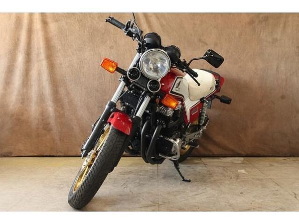 ホンダ CB1100F 2.9%低金利ローン実施中!2〜10年の残価設定ローンもスタート!法人名義もご相談下さい。 10