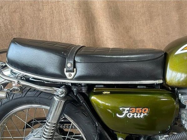 ホンダ CB350 CBナナハンから3年、独自のOHC空冷4気筒を中型ミドルクラスで登場させた世界初の4気筒! 3