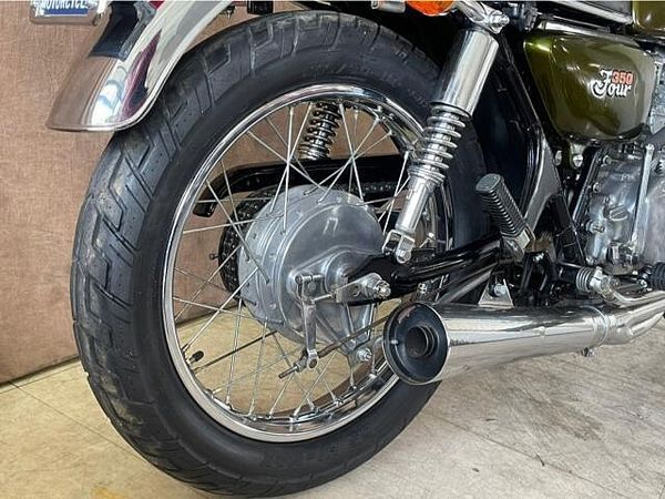 ホンダ CB350 CBナナハンから3年、独自のOHC空冷4気筒を中型ミドルクラスで登場させた世界初の4気筒! 7