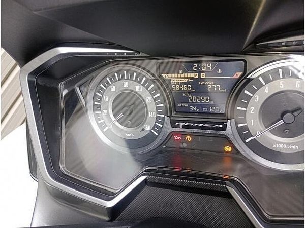 ホンダ フォルツァ 距離もまずまずまだまだ元気、ホンダが誇るフラッグシップスクーター 9