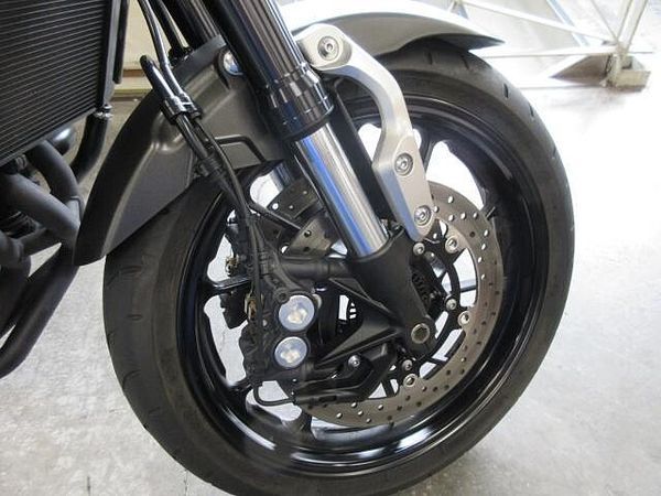 ヤマハ XSR900 ご来店日時(3日先まで)が確定していれば無料にて取り置きさせていただきます。 8
