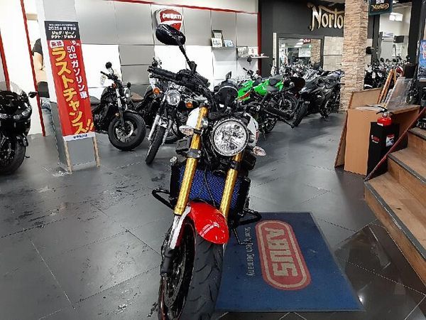 ヤマハ XSR900 XSR900 4
