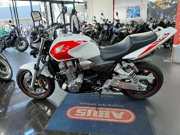 ホンダ CB1300スーパーフォア CB1300SF 3