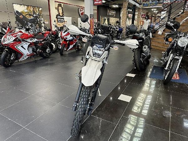 カワサキ KLX230 シェルパ 【新車在庫あり】即納可能です! KLX230シェルパ 2